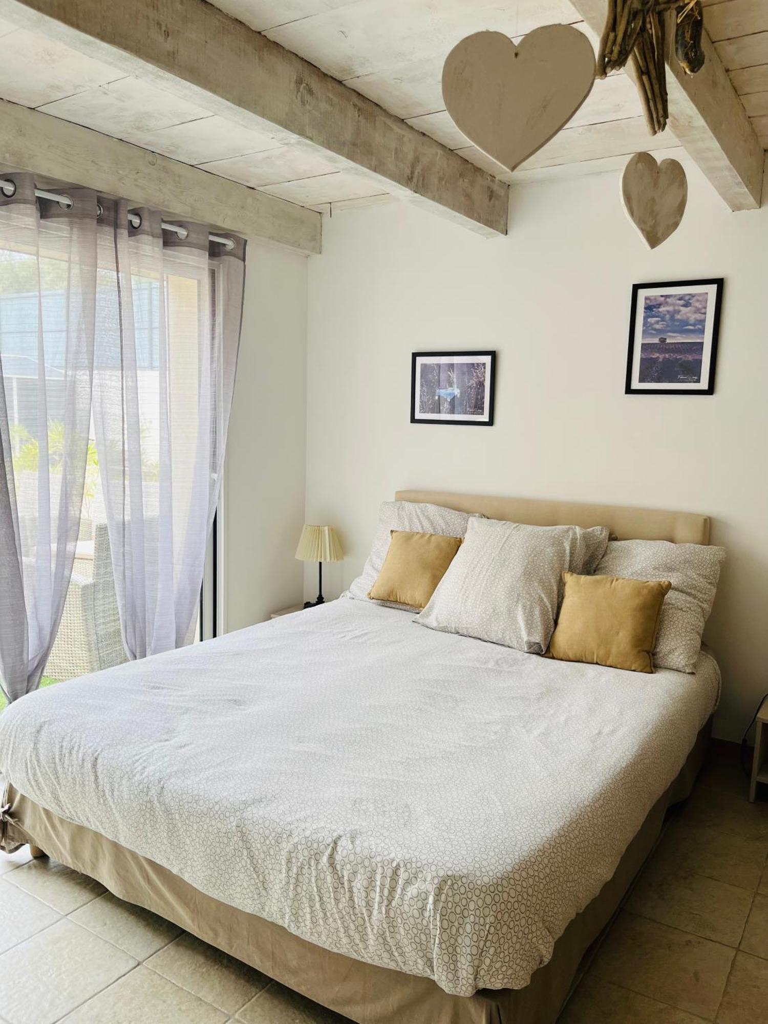 Chez Nous Hotel Merindol ภายนอก รูปภาพ